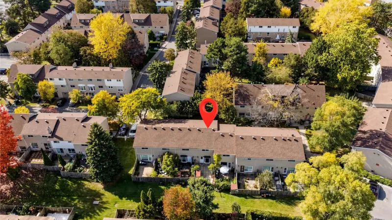 Aerial view of the neighbourhood around 404-15 Liszt Gate, North York